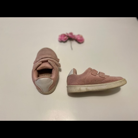 Toddler Sneakers - Picture 2 of 3